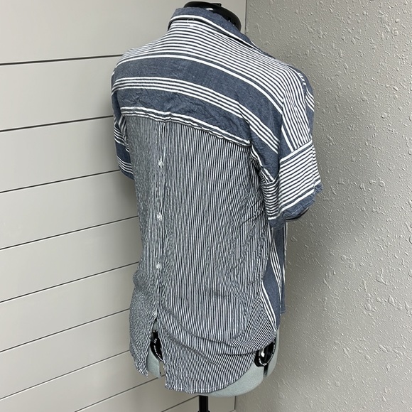 Button-Back Striped Shirt - Picture 4 of 7